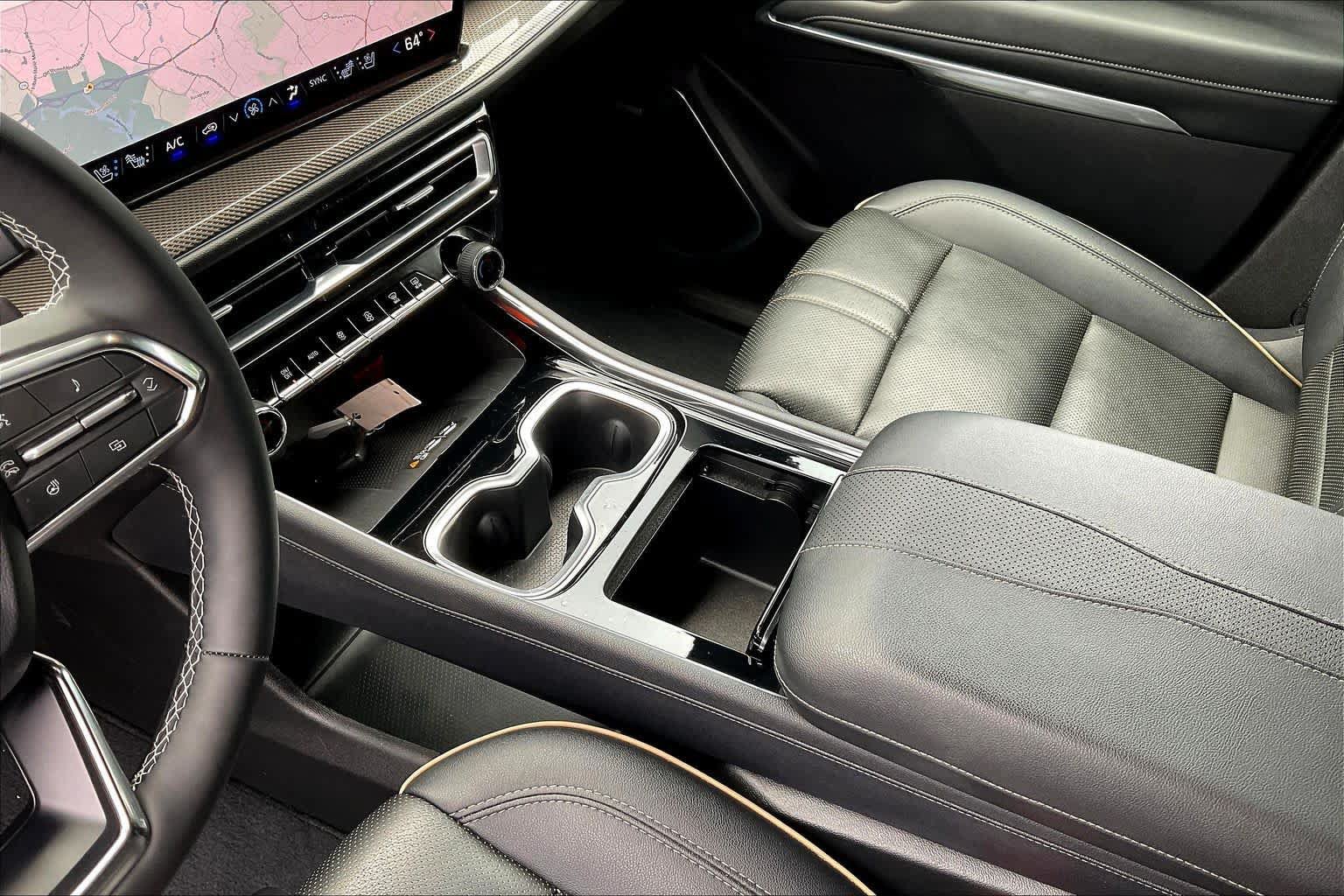 Used 2025 Chevrolet Traverse High Country w/ LPO, Floor Liner Package FWD image 47