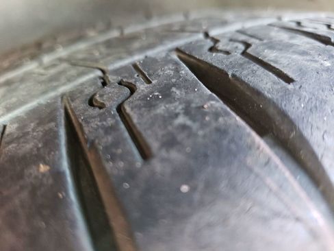 Used 2021 Chevrolet Corvette Stingray Preferred Cpe w/ Body-Color Dual Roof Package image 28