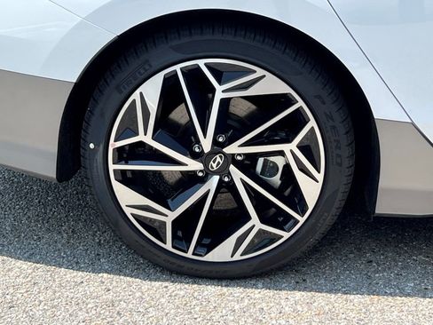 New 2025 Hyundai Ioniq 6 SEL image 4