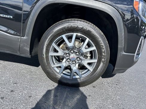 Used 2023 GMC Acadia SLT w/ Preferred Package image 8