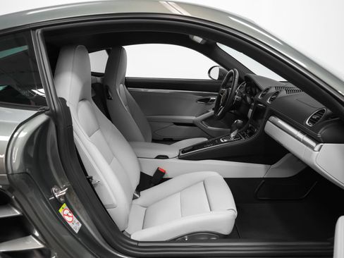 Certified 2025 Porsche 718 Cayman RWD image 24