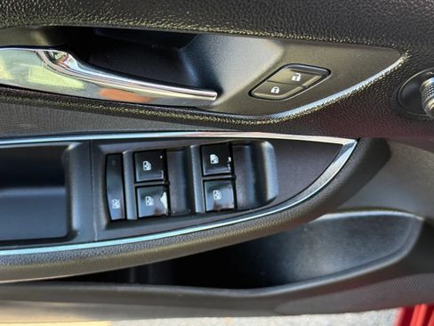 Used 2017 Chevrolet Cruze LT FWD image 14