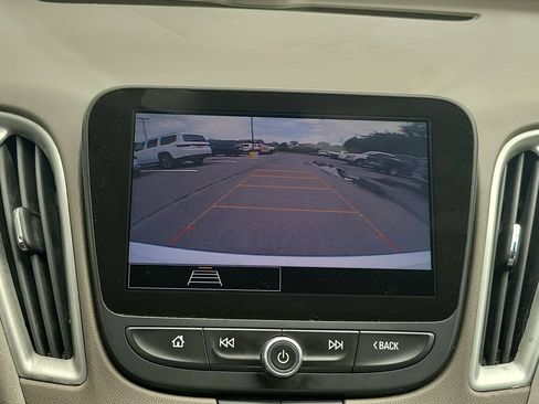 Used 2022 Chevrolet Malibu LT FWD image 28