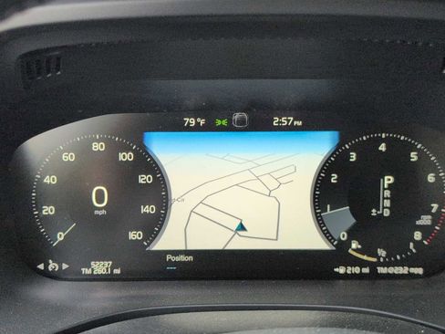 Used 2021 Volvo XC60 T6 Momentum w/ Premium Package AWD/4WD image 31