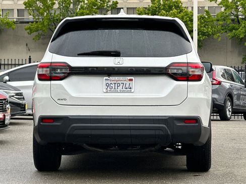 Used 2023 Honda Pilot LX image 6