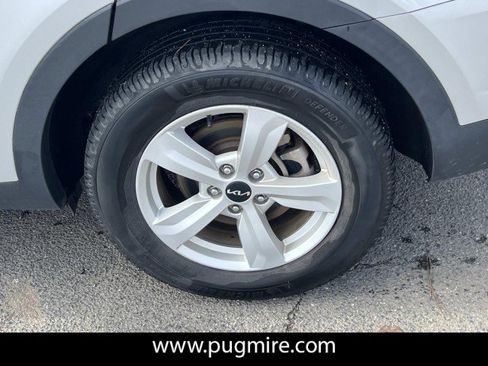 Used 2022 Kia Sorento LX image 18