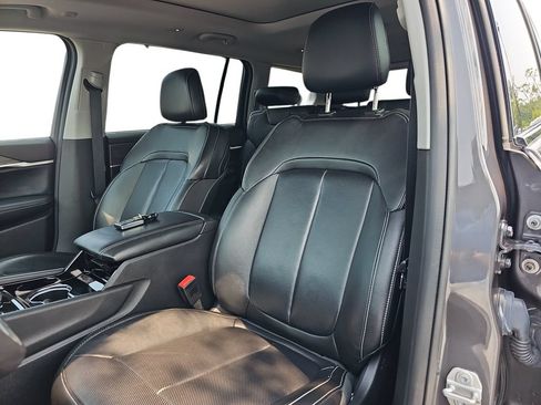 Used 2023 Jeep Grand Cherokee L Limited w/ Luxury Tech Group II AWD/4WD image 15