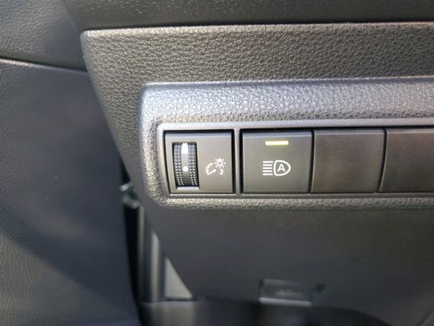 Used 2025 Toyota Corolla LE image 28