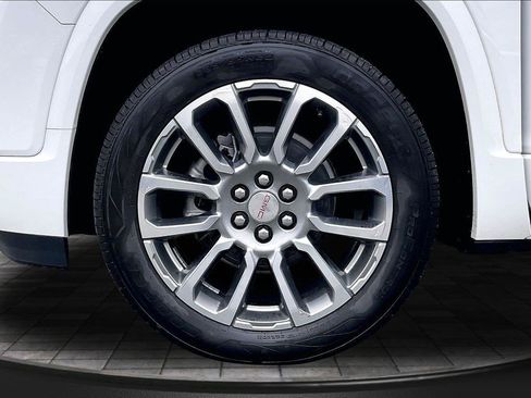 Used 2023 GMC Acadia Denali w/ Denali Technology Package AWD/4WD image 9
