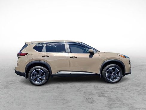 Used 2024 Nissan Rogue SV AWD/4WD image 7