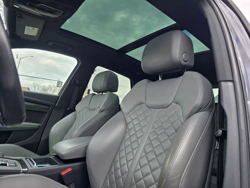 Used 2018 Audi SQ5 Prestige w/ Prestige Package image 11