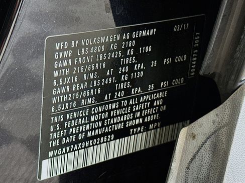 Used 2017 Volkswagen Tiguan S image 12