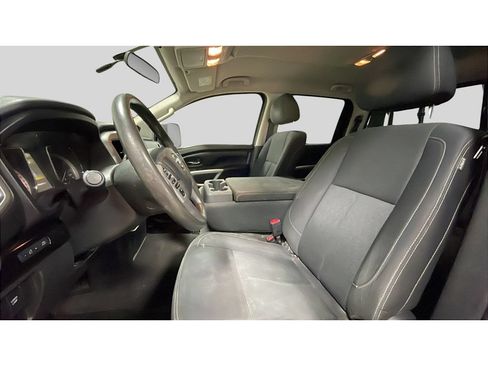 Used 2017 Nissan Titan SV AWD/4WD image 12