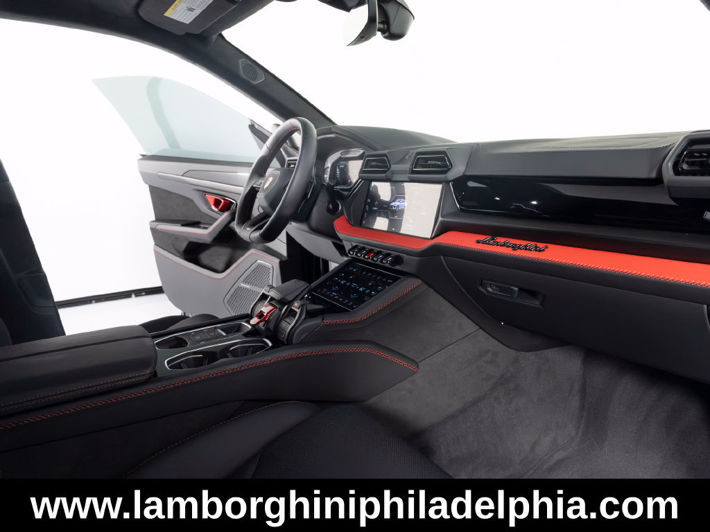 Used 2026 Lamborghini Urus SE AWD/4WD image 36