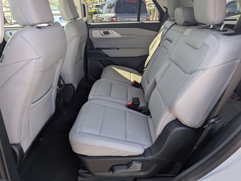 New 2026 Ford Explorer Active w/ Active Comfort Package RWD image 8