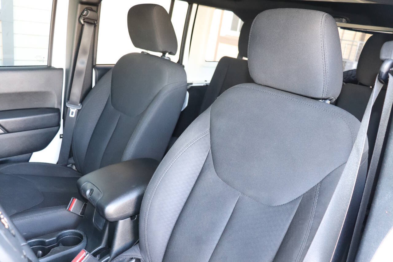 Used 2018 Jeep Wrangler Unlimited Sport S AWD/4WD image 17