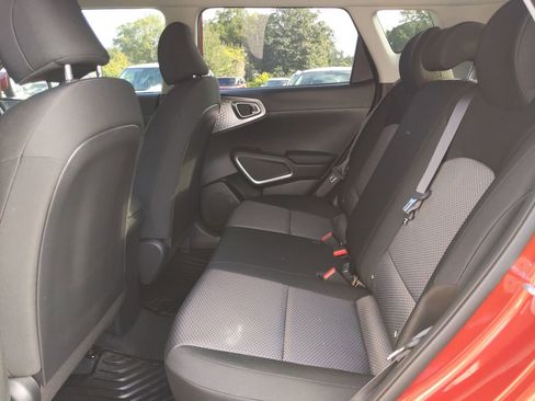 Certified 2022 Kia Soul LX w/ Technology Package image 11