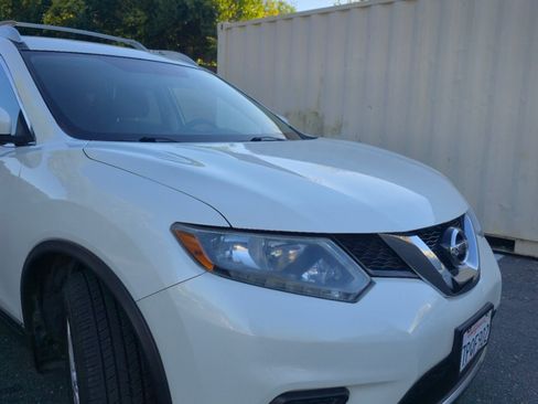 Used 2016 Nissan Rogue SV AWD/4WD image 3