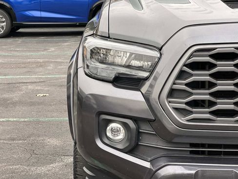 Used 2020 Toyota Tacoma SR5 image 8