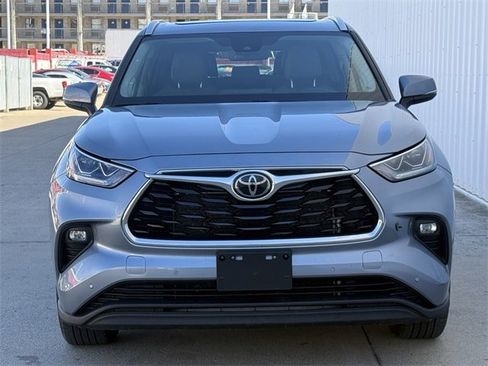 Used 2021 Toyota Highlander Limited image 7