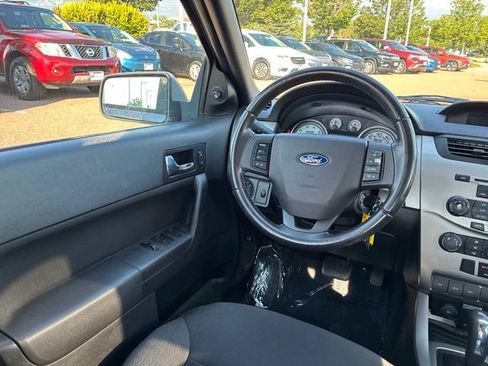 Used 2010 Ford Focus SES FWD image 20