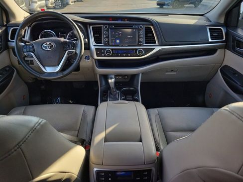 Used 2019 Toyota Highlander Limited image 14