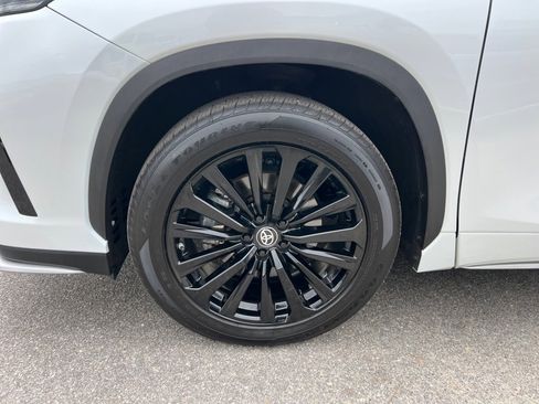 Used 2023 Toyota Highlander XSE image 27