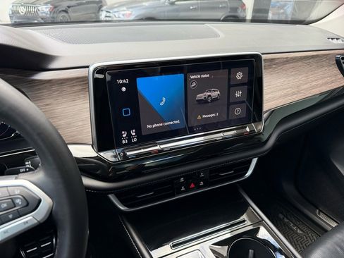 Used 2024 Volkswagen Atlas SEL Premium R-Line image 24