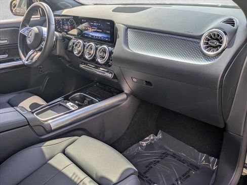 Used 2025 Mercedes-Benz GLA 250 image 21