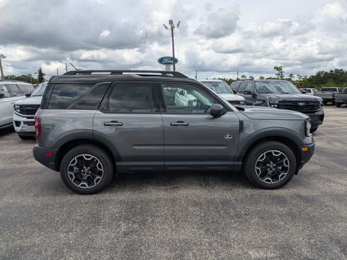 Used 2025 Ford Bronco Sport Outer Banks w/ Outer Banks Tech Package+ AWD/4WD image 3