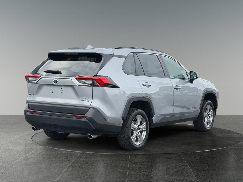 Used 2023 Toyota RAV4 XLE w/ Convenience Package AWD/4WD image 9