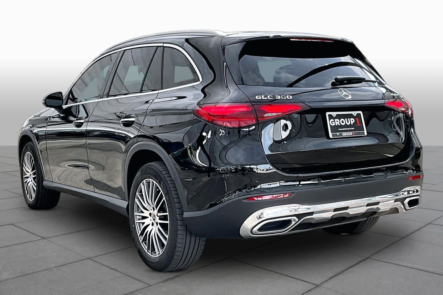 Used 2024 Mercedes-Benz GLC 300 4MATIC image 12