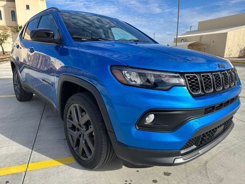 New 2026 Jeep Compass Latitude image 7