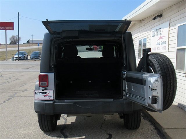 Used 2017 Jeep Wrangler Unlimited Sport w/ Quick Order Package 24S AWD/4WD image 9