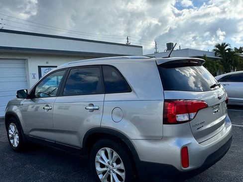 Used 2015 Kia Sorento EX w/ EX V6 Touring Package FWD image 4