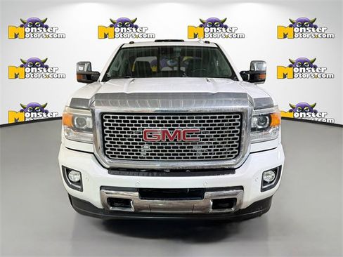 Used 2016 GMC Sierra 2500 Denali image 2