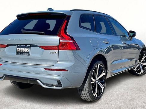 Certified 2023 Volvo XC60 B5 Ultimate image 2