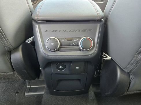 Used 2025 Ford Explorer Active w/ Active Comfort Package RWD image 14