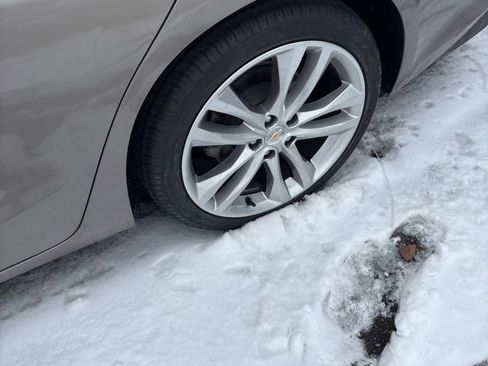 Used 2023 Chevrolet Malibu LT w/ Driver Confidence Package image 4