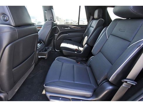 Used 2023 Cadillac Escalade Premium Luxury image 7