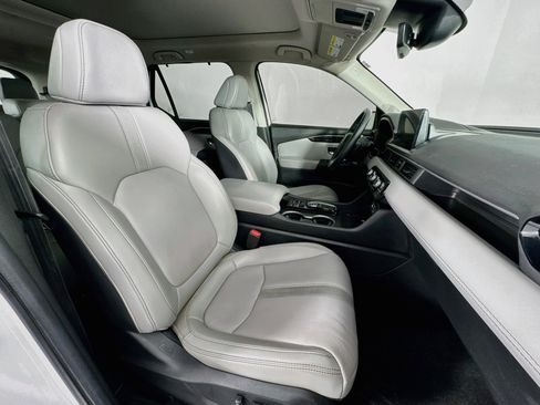 Certified 2024 Honda Pilot Touring image 31