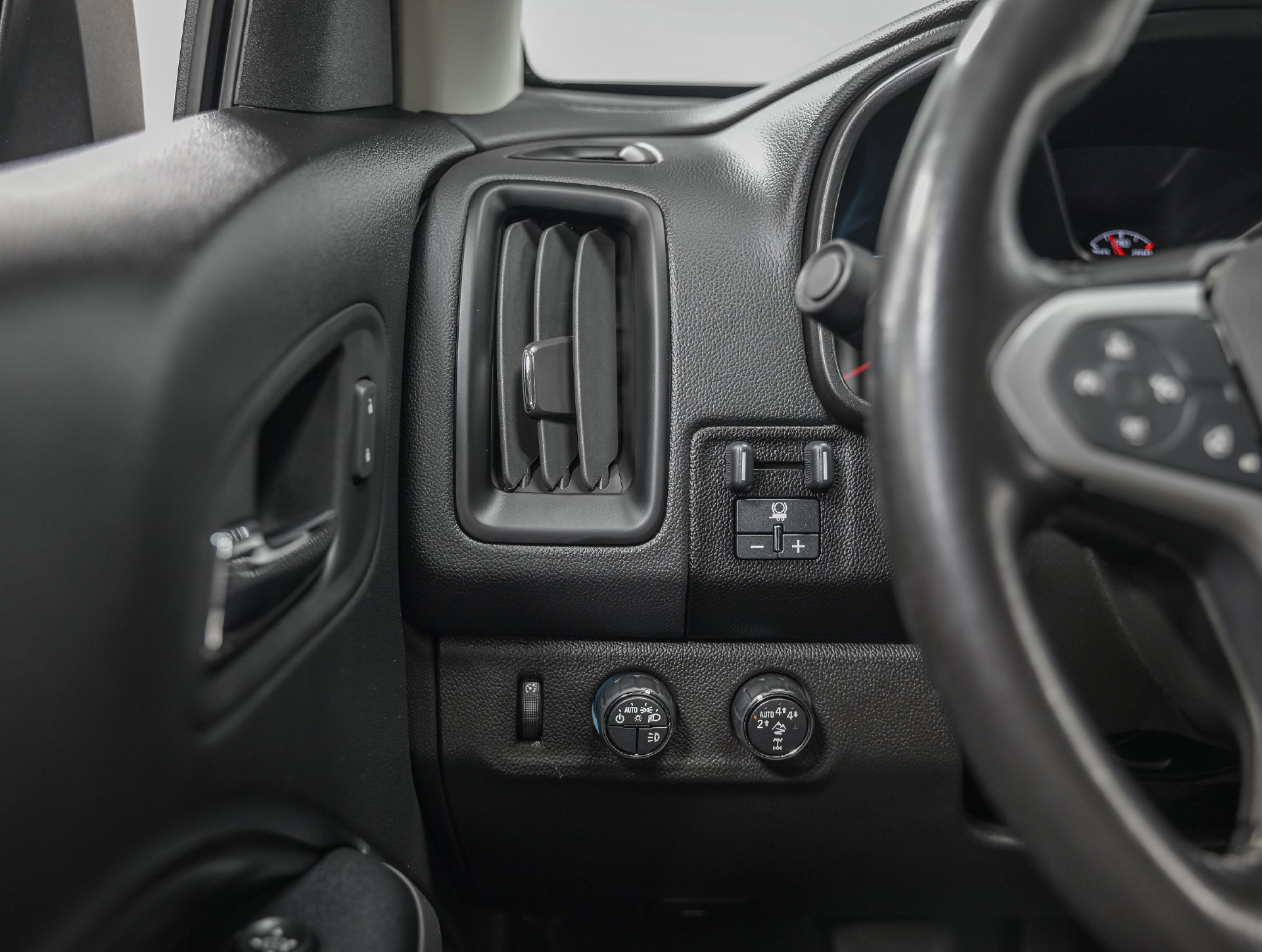 Used 2021 Chevrolet Colorado ZR2 AWD/4WD image 18