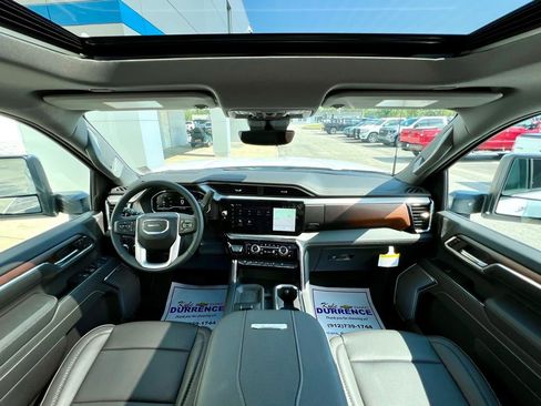 New 2025 GMC Sierra 2500 Denali w/ Denali Reserve Package image 2