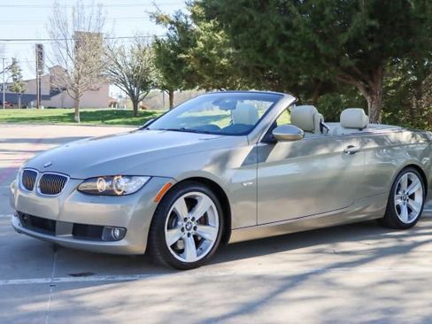 Used 2008 BMW 335i Convertible image 3