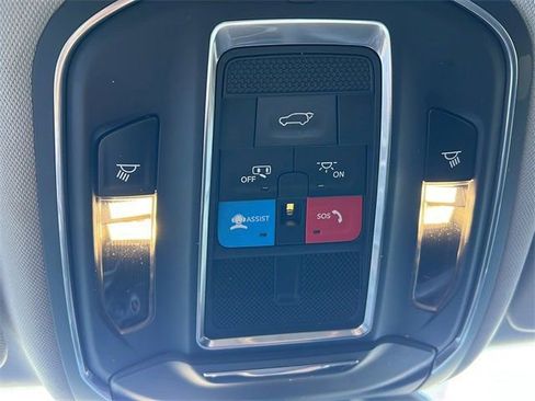 Used 2022 Jeep Grand Cherokee L Limited image 24