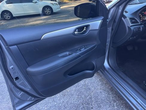 Used 2017 Nissan Sentra S image 5