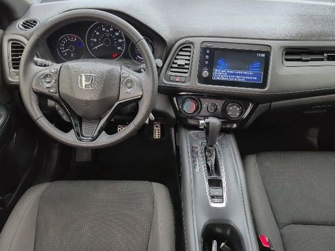 Used 2021 Honda HR-V Sport image 4