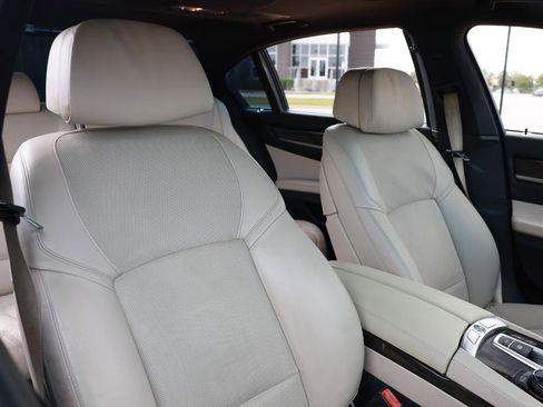Used 2014 BMW 750Li image 18
