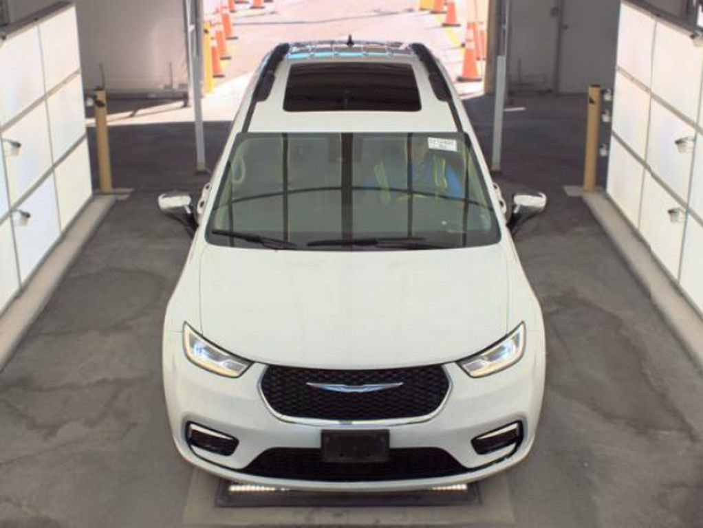 Used 2023 Chrysler Pacifica Limited FWD image 3