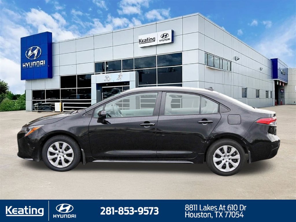 Used 2025 Toyota Corolla LE FWD image 8